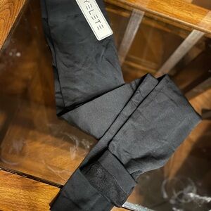 Yelete Classic Black Leggings